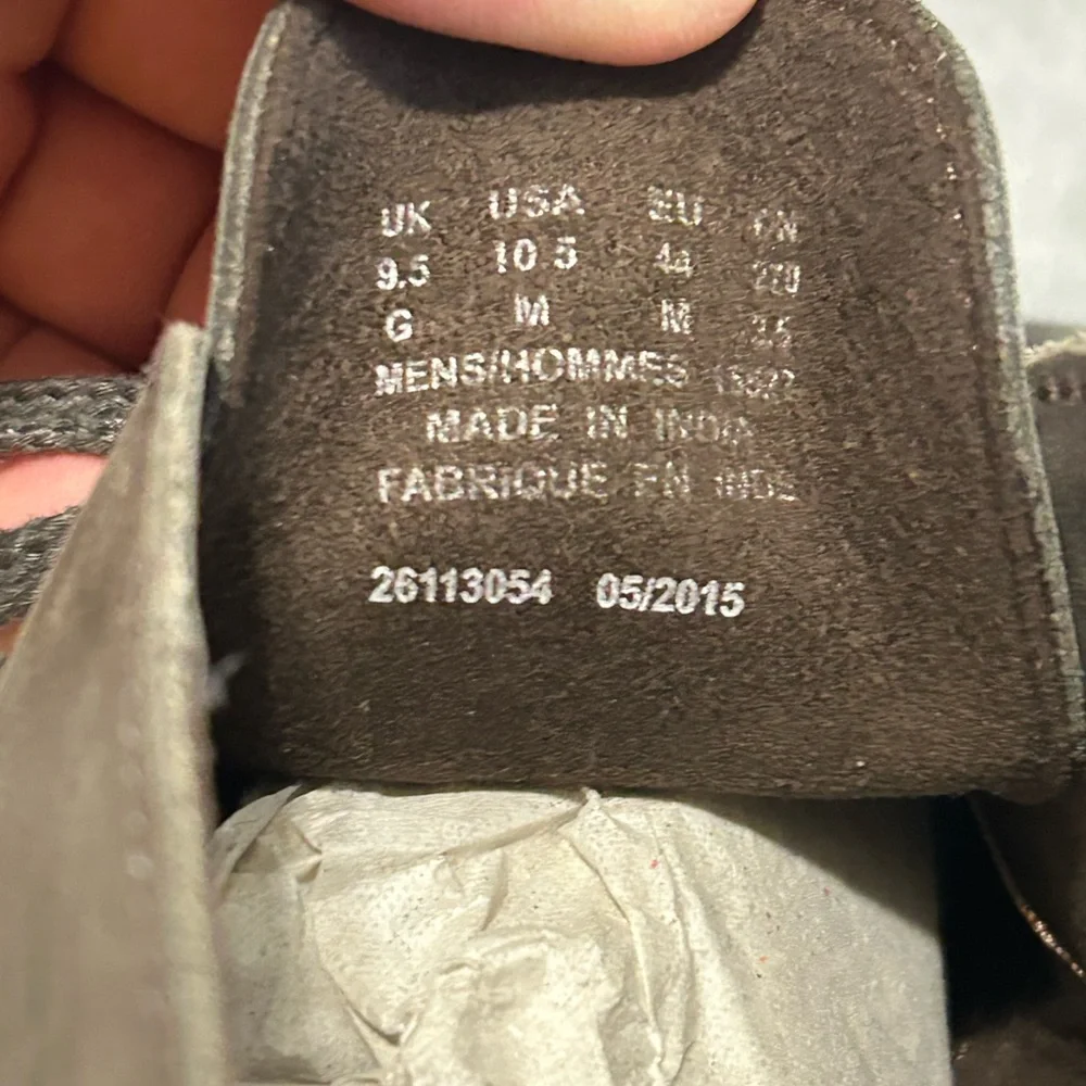 Clarks Gray Chukka Boots - Picture 7 of 7